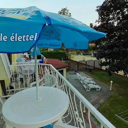 Maganszallas Guest house *